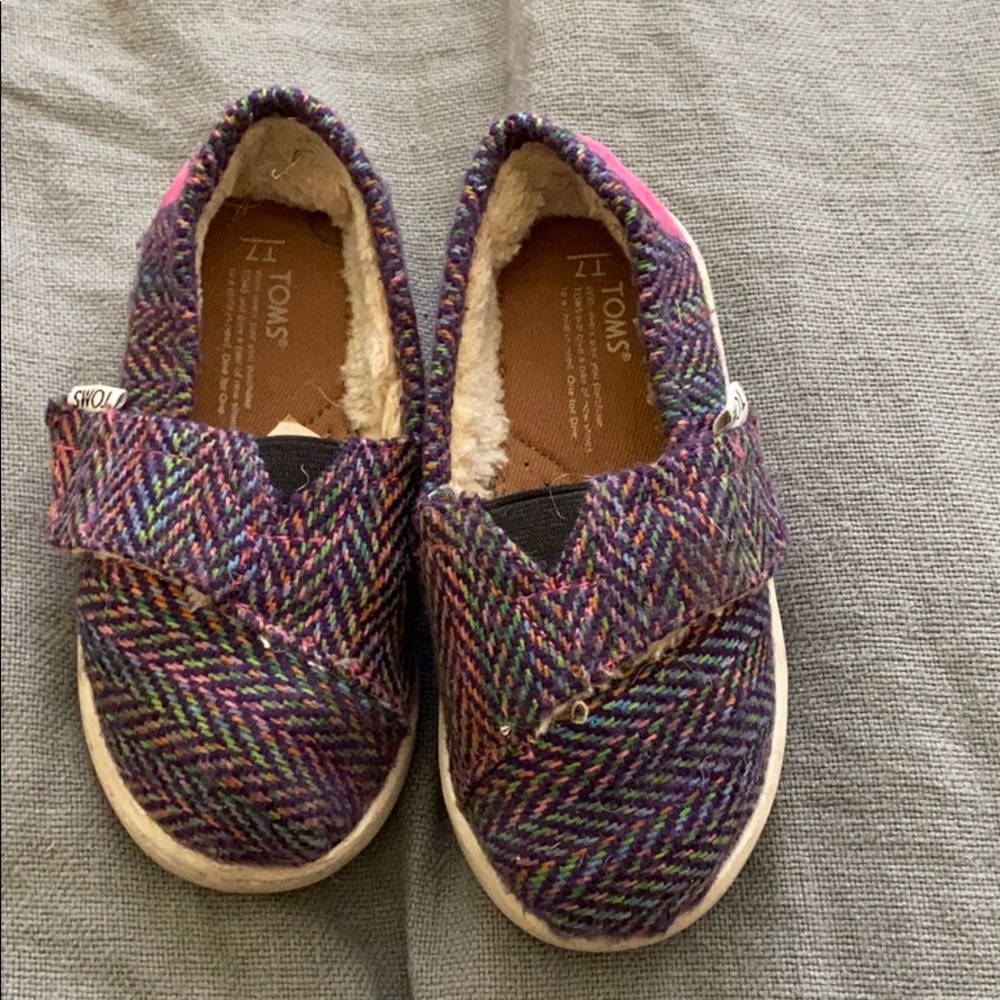 Tom’s Tiny Shoes - Girls Sherpa Lined Velcro Shoes